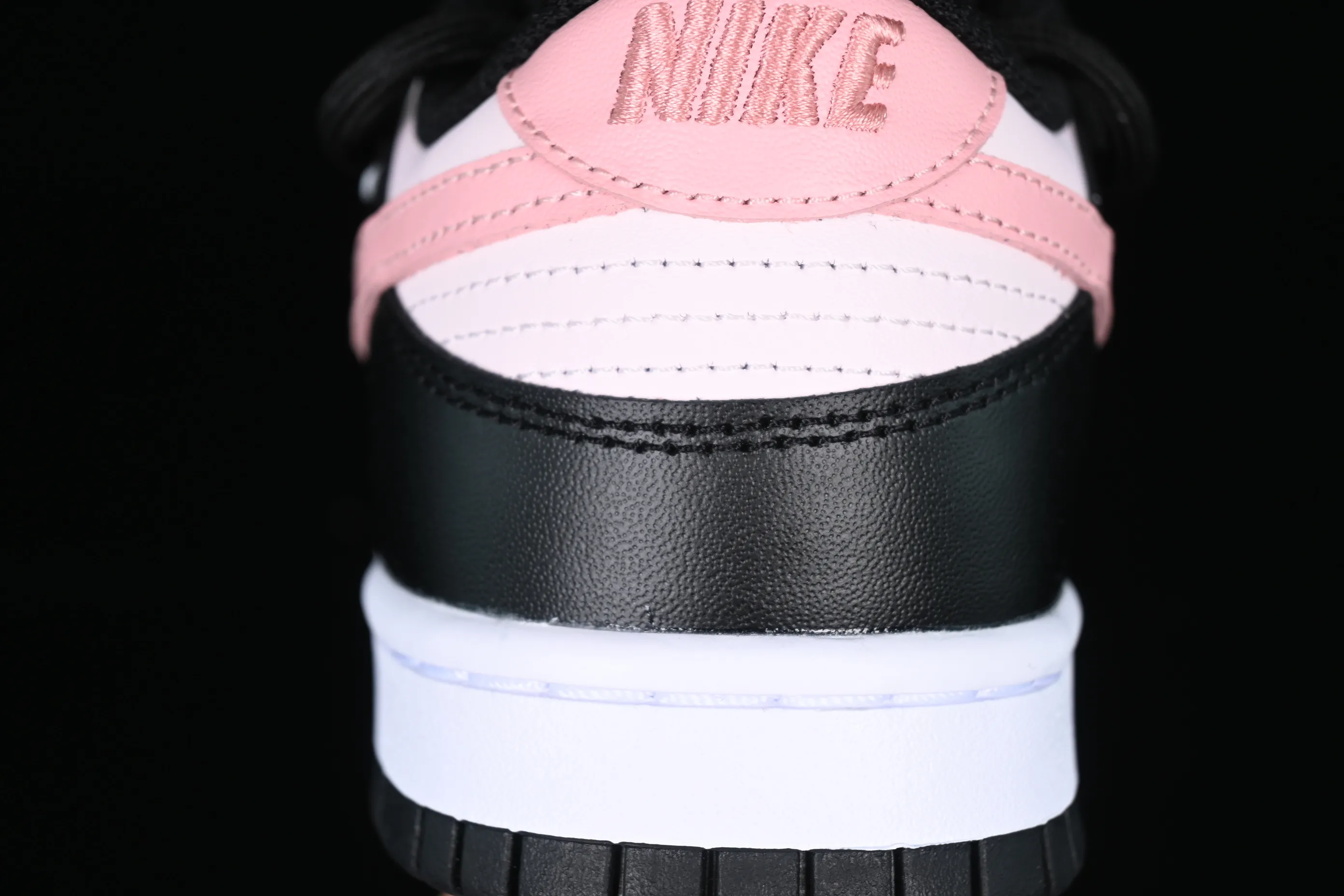All Categories Nk SB Dunk Series Nk SB Dunk Low Low-top Sneakers Nk Dunk Low Tokyo Raspberry Black Pink Customized Deconstructed Strap Casual Sneakers CW1590-100